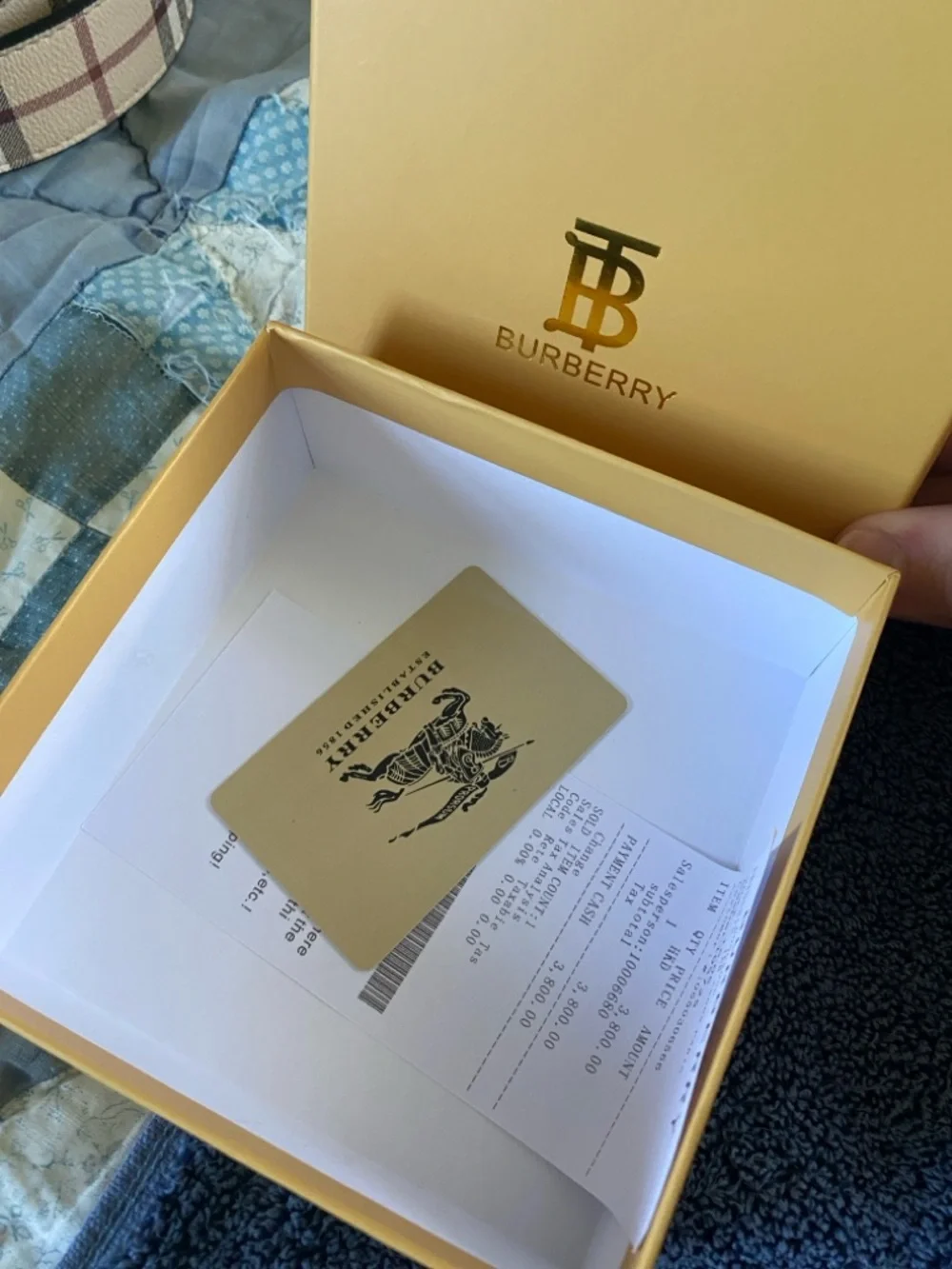 Flat/Matte Gold “B” Buckle on Reversible Burberry Belt. 115cm - Picture 9 of 9